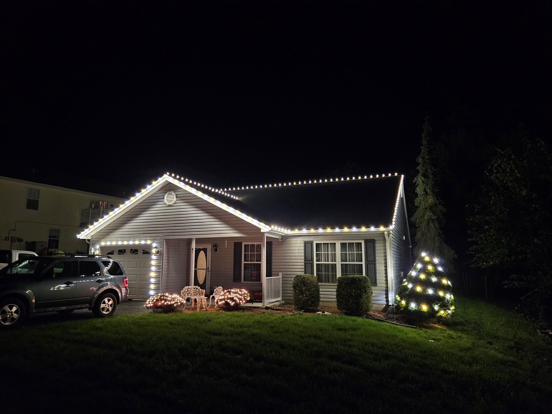 Christmas lighting companies in Harrisonburg, vA